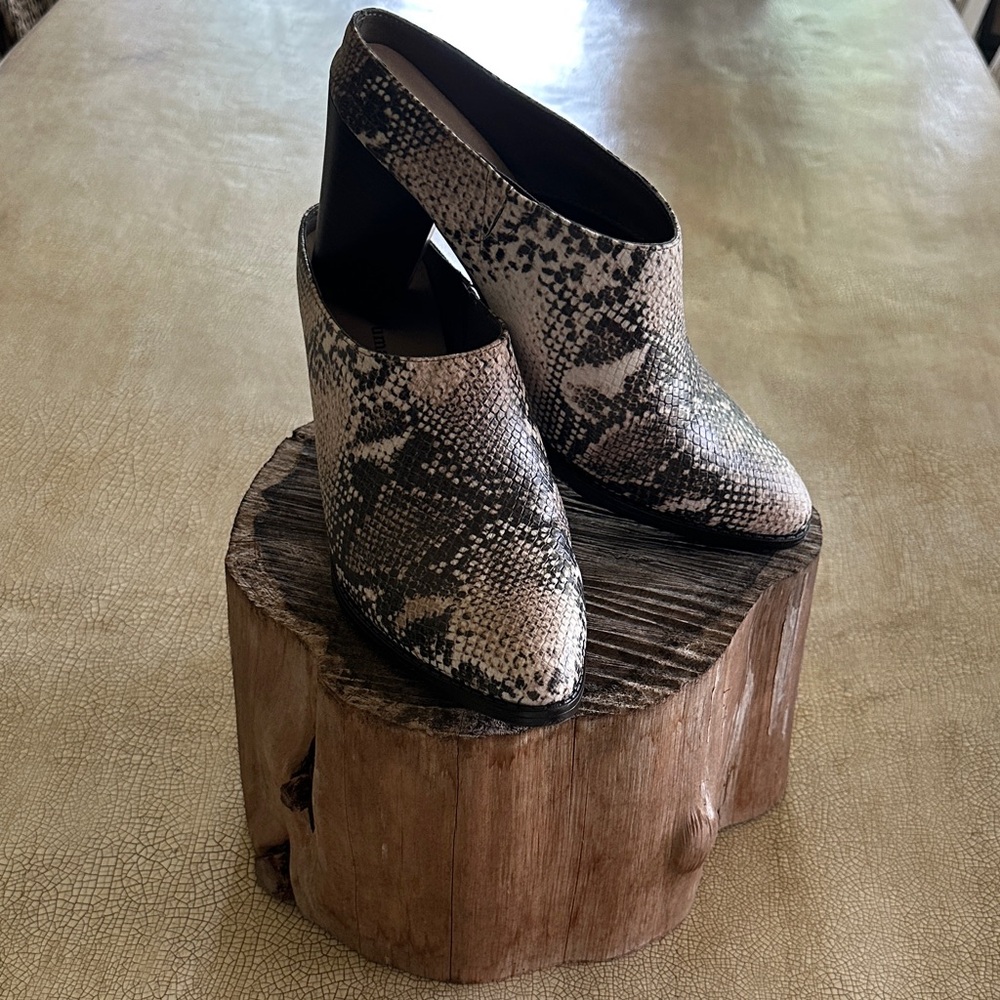 Snakeskin Patterned Women's Shoes by Pierre Dumas - Size 10